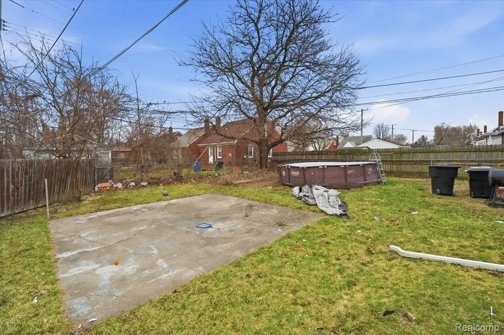 20620 Regent Drive Detroit City MI 48205