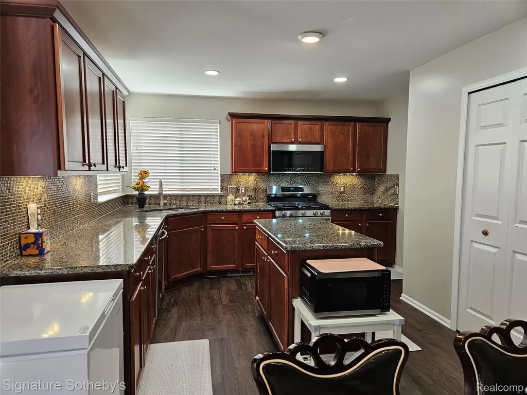 9582 Falmouth Drive Ypsilanti Charter Township MI 48197