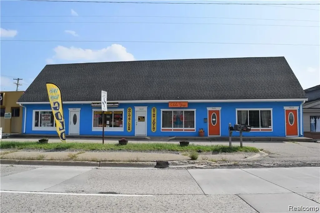 7627 Highland Road Waterford Charter Township MI 48327