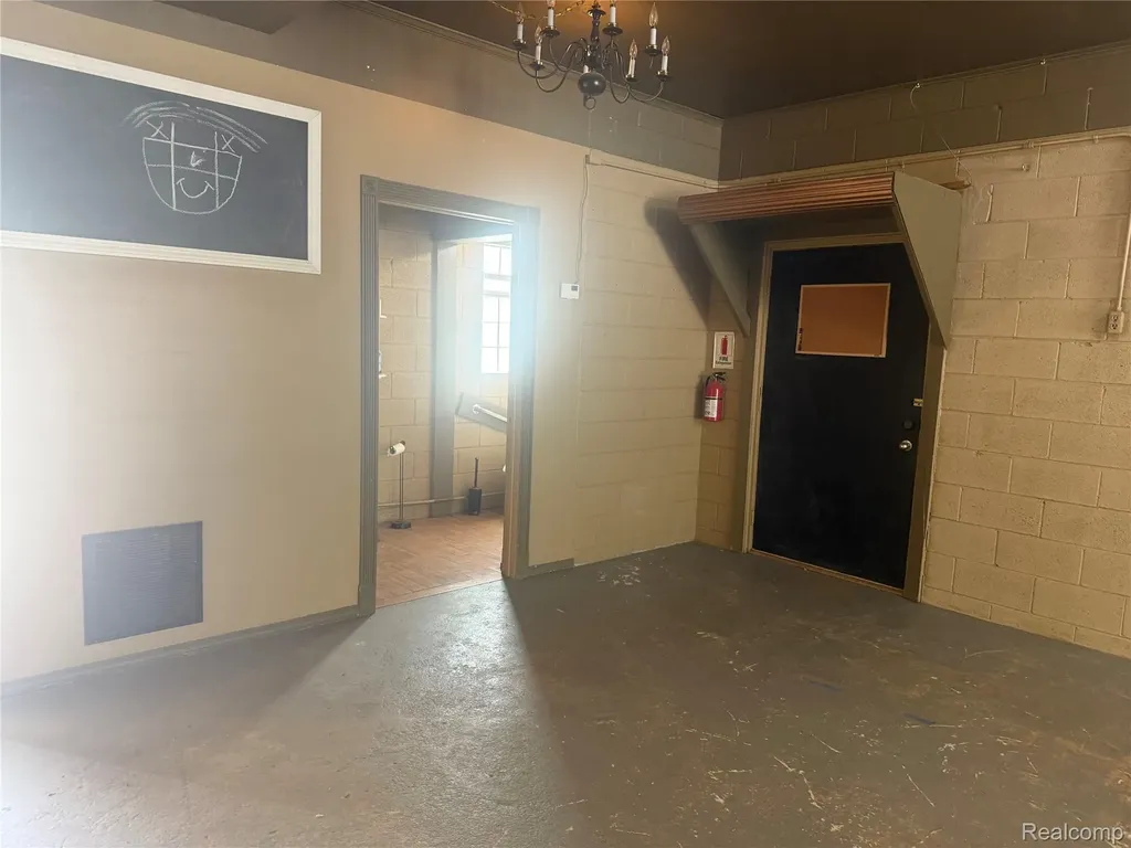 7627-7633 Highland Road Waterford Charter Township MI 48327