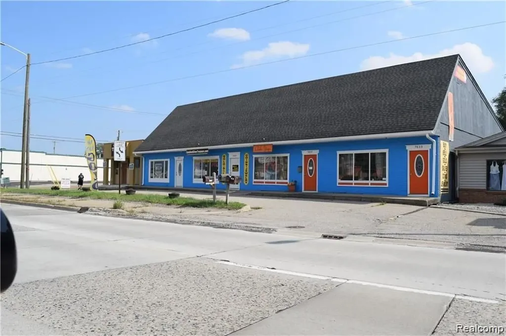 7627 Highland Road Waterford Charter Township MI 48327