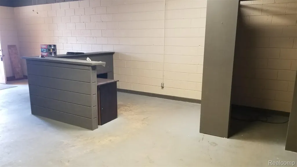 7627 Highland Road Waterford Charter Township MI 48327