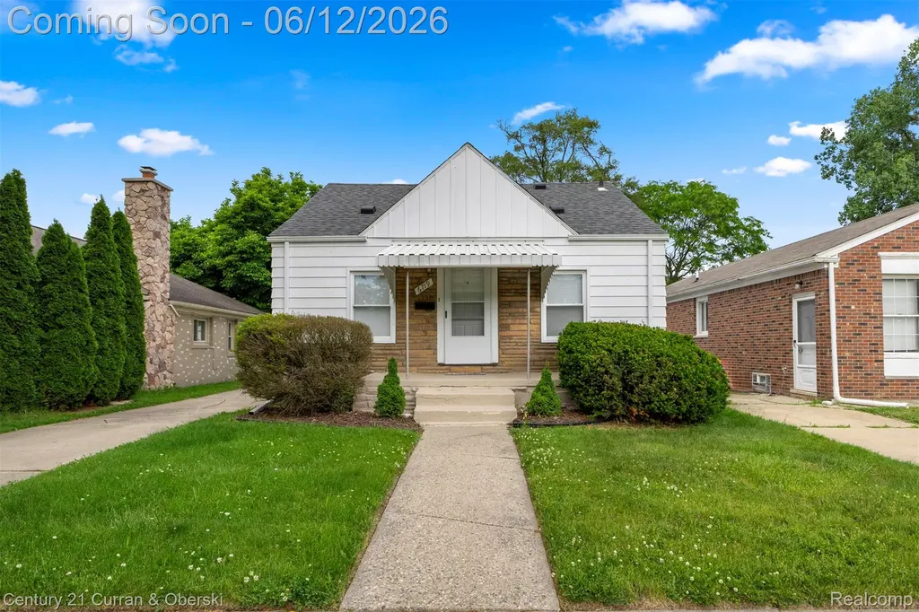 6719 Parkland Street Dearborn Heights City MI 48127