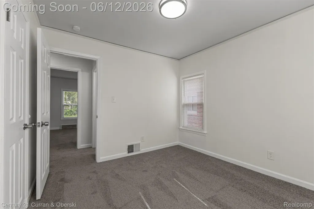 6719 Parkland Street Dearborn Heights City MI 48127