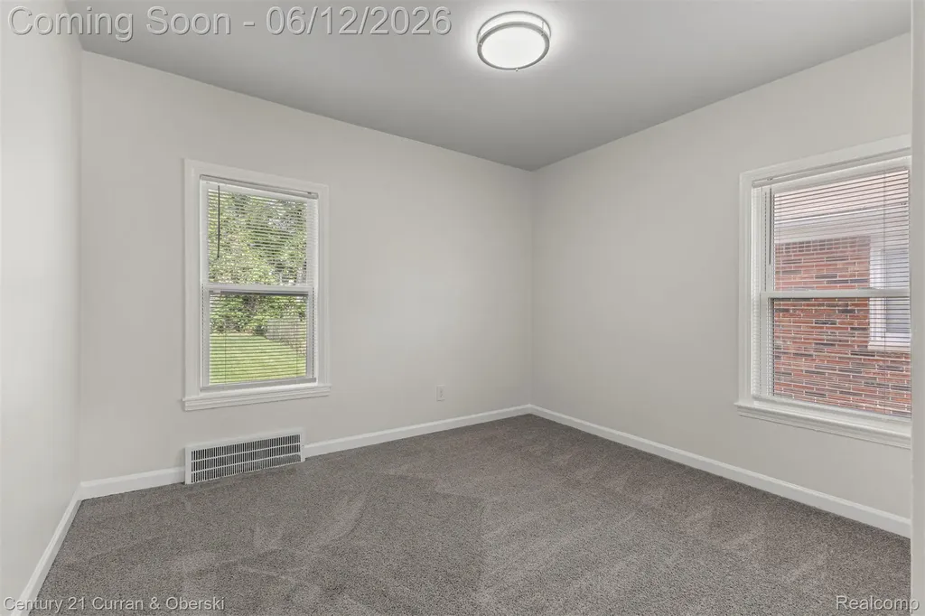 6719 Parkland Street Dearborn Heights City MI 48127