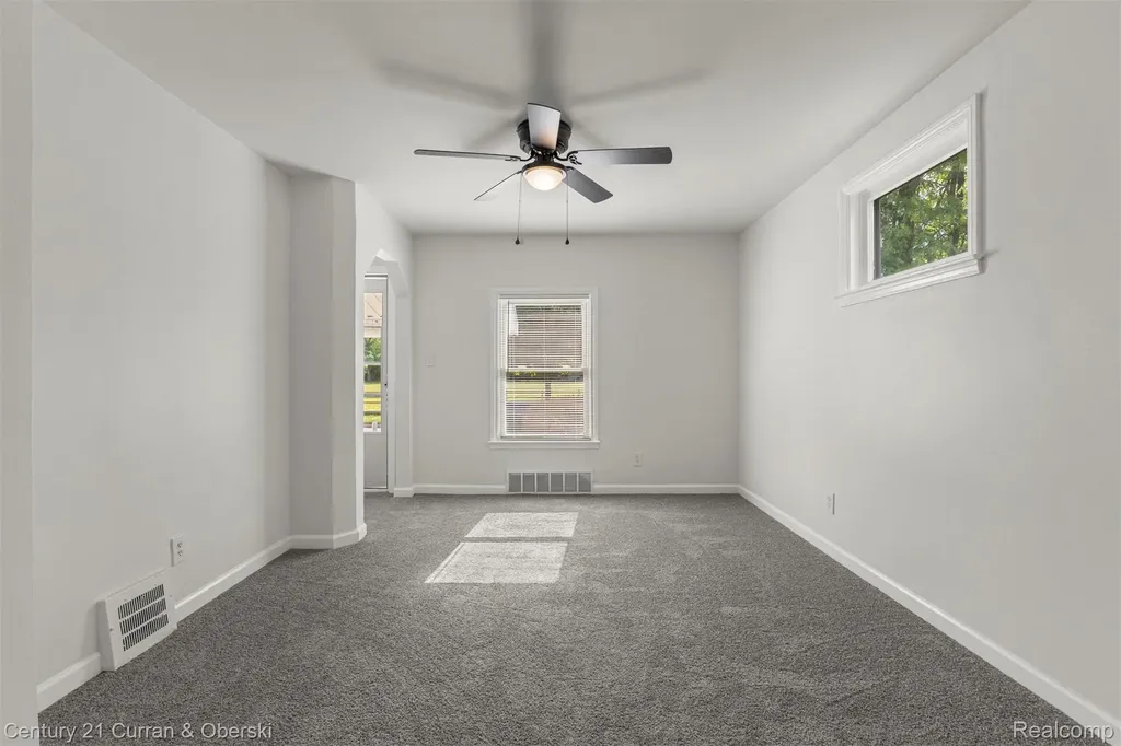 6719 Parkland Street Dearborn Heights City MI 48127