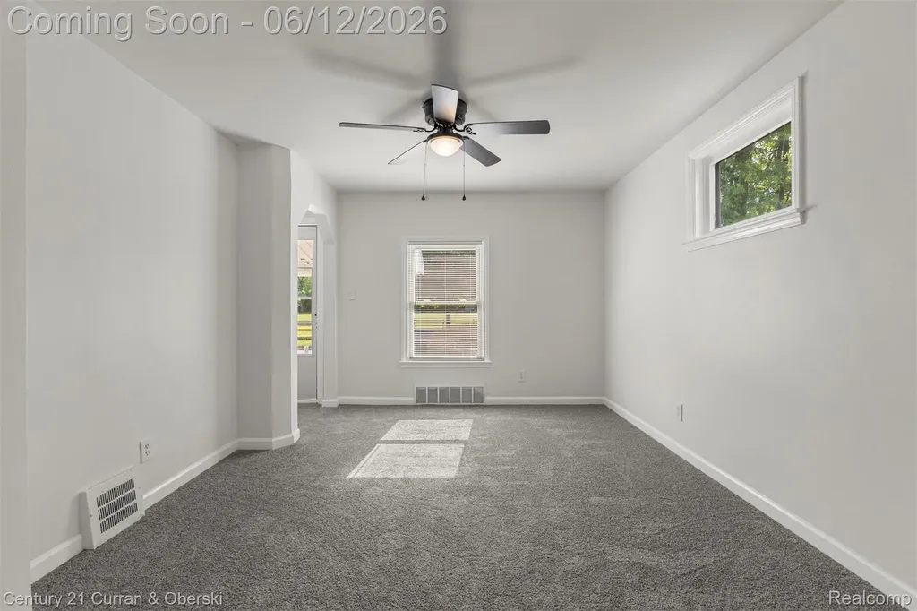 6719 Parkland Street Dearborn Heights City MI 48127