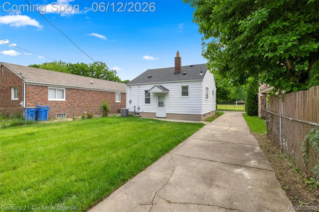 6719 Parkland Street Dearborn Heights City MI 48127