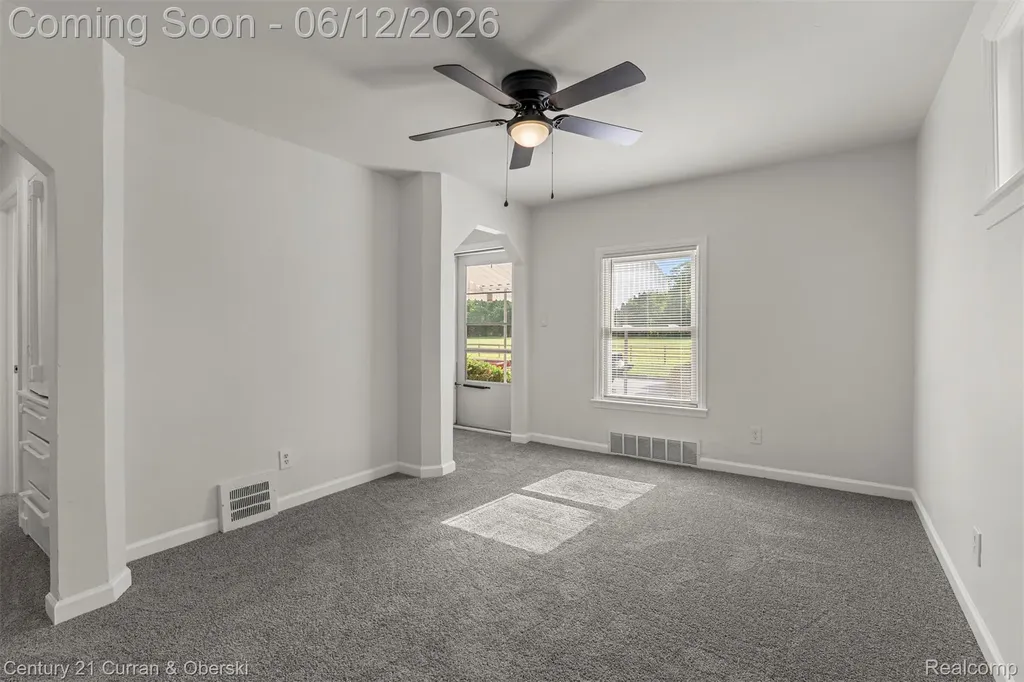 6719 Parkland Street Dearborn Heights City MI 48127