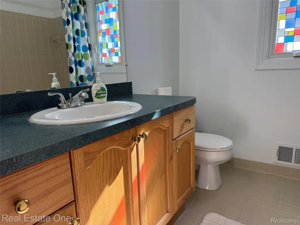 1668 S Shore Drive Rochester Hills City MI 48307
