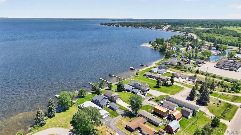 9220 Junebug Lane Lake Township MI 48629