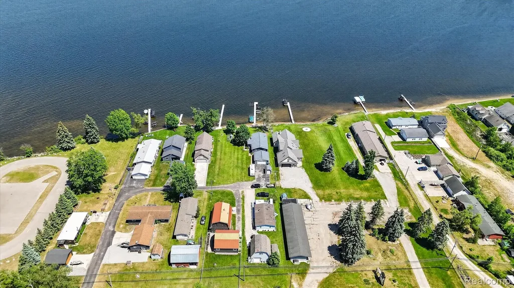 9220 Junebug Lane Lake Township MI 48629