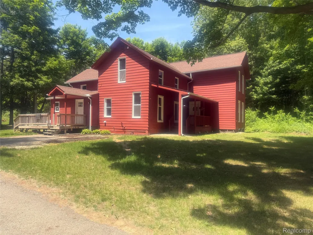 8566 Fostoria Road Watertown Township MI 48435