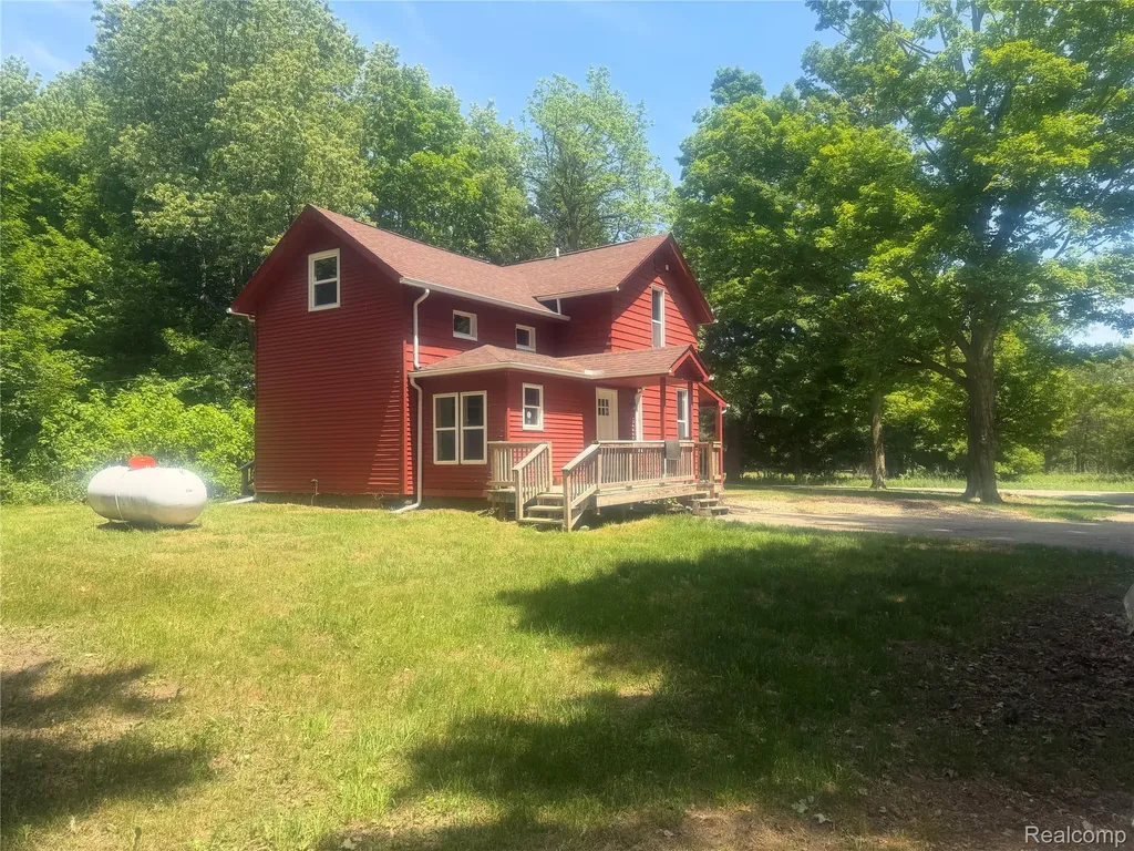 8566 Fostoria Road Watertown Township MI 48435
