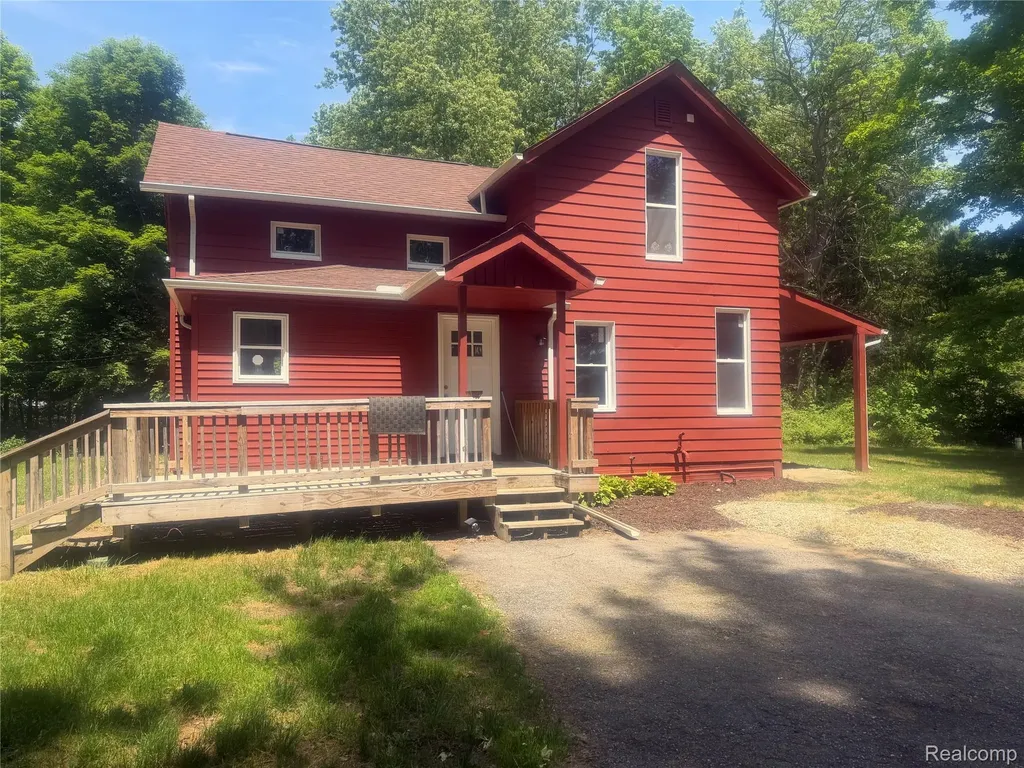 8566 Fostoria Road Watertown Township MI 48435
