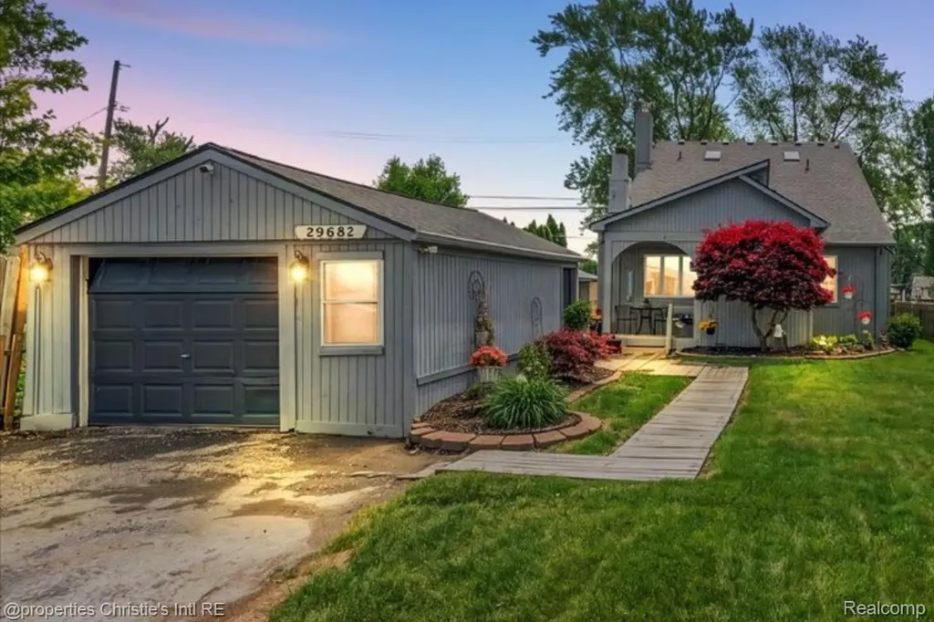 29682 Old North River Road Harrison Charter Township MI 48045