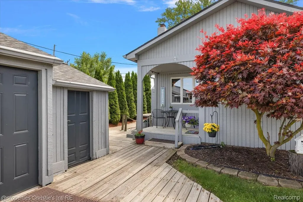 29682 Old North River Road Harrison Charter Township MI 48045