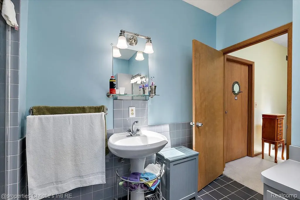 29682 Old North River Road Harrison Charter Township MI 48045