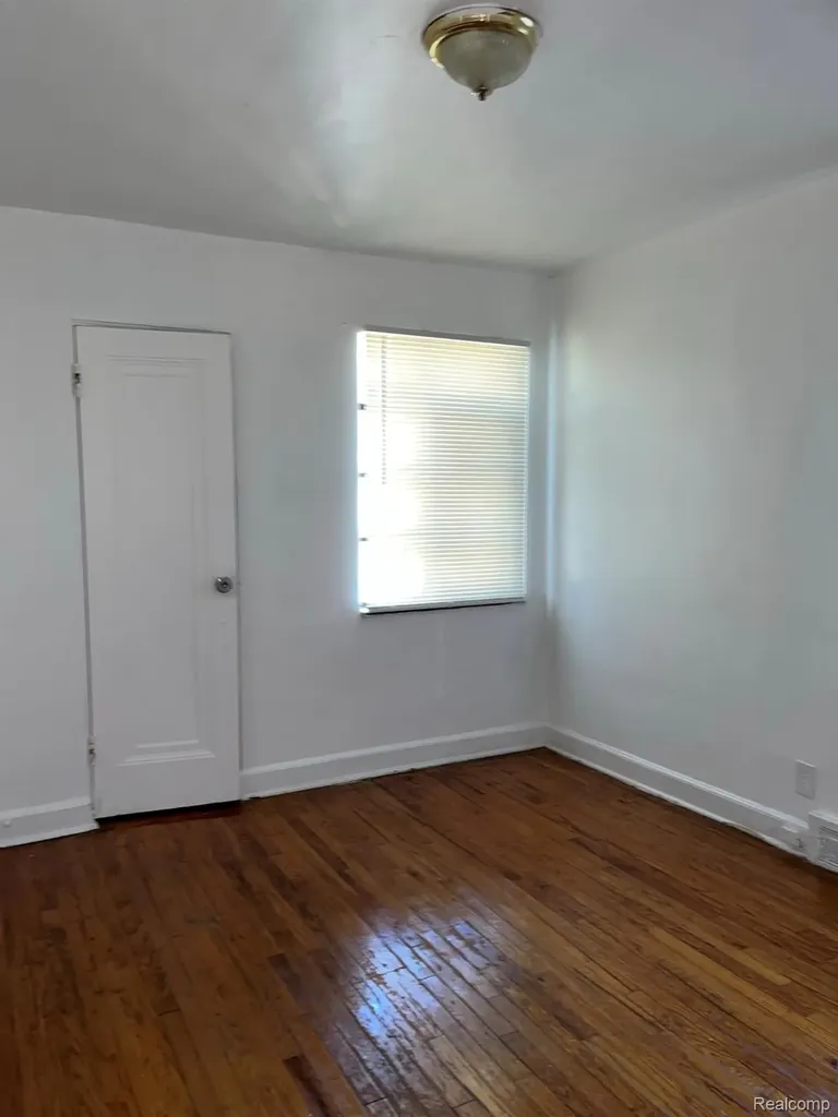 9311 Bedford Street Detroit City MI 48224