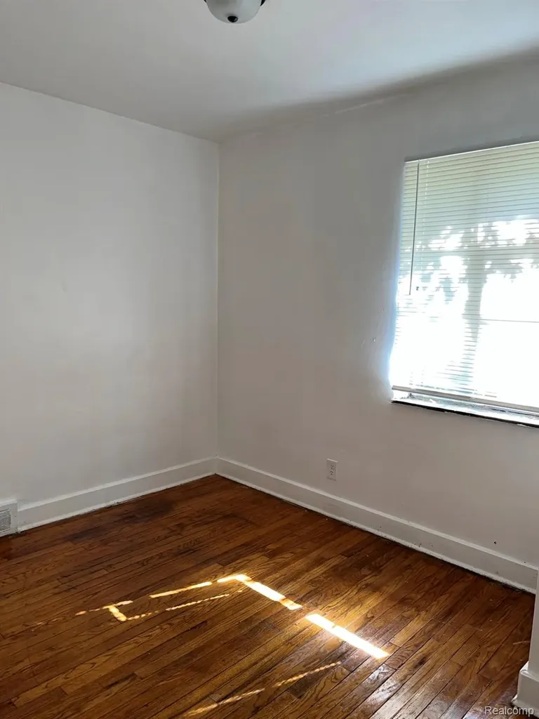 9311 Bedford Street Detroit City MI 48224