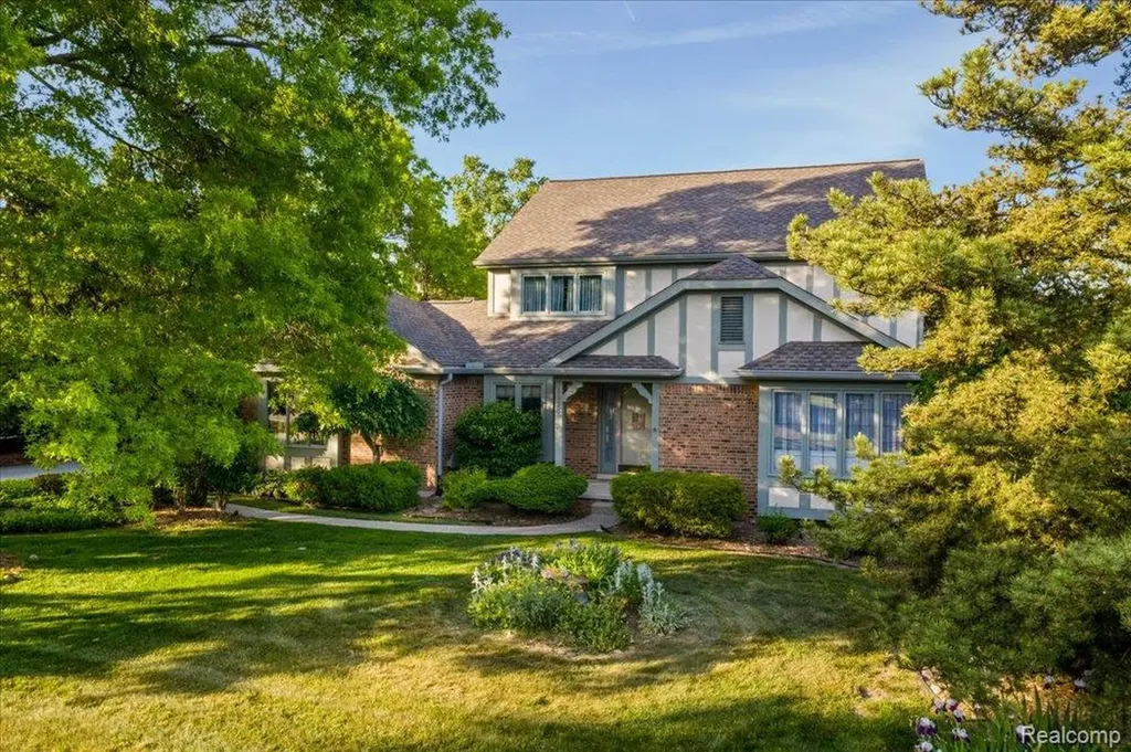 39256 Heatherbrook Drive Farmington Hills City MI 48331