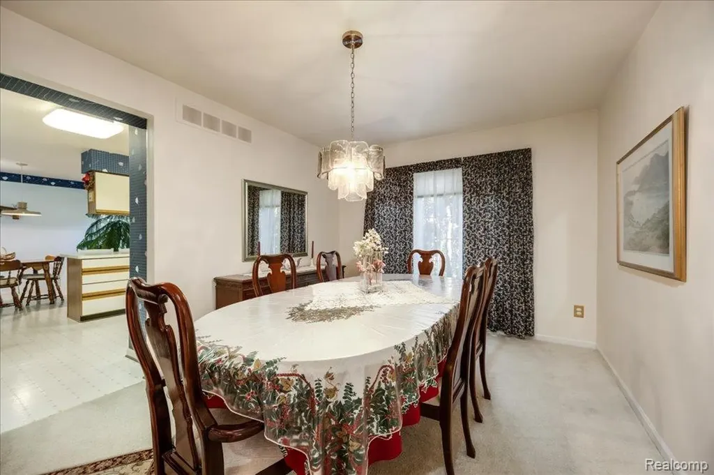 39256 Heatherbrook Drive Farmington Hills City MI 48331