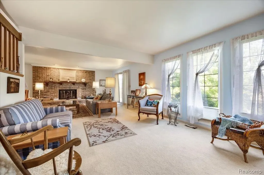 39256 Heatherbrook Drive Farmington Hills City MI 48331