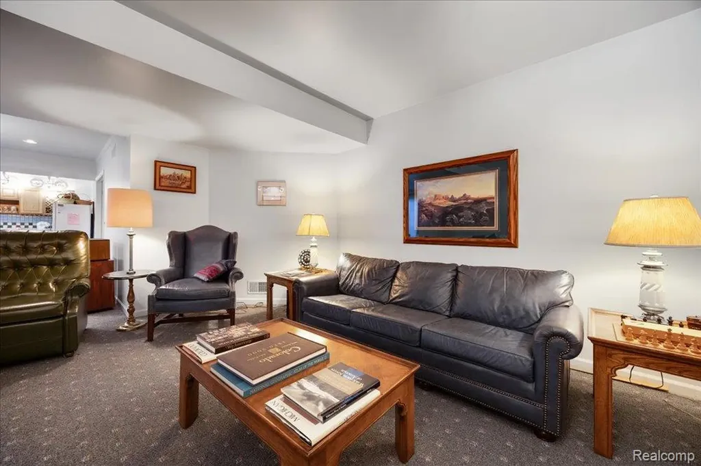 39256 Heatherbrook Drive Farmington Hills City MI 48331