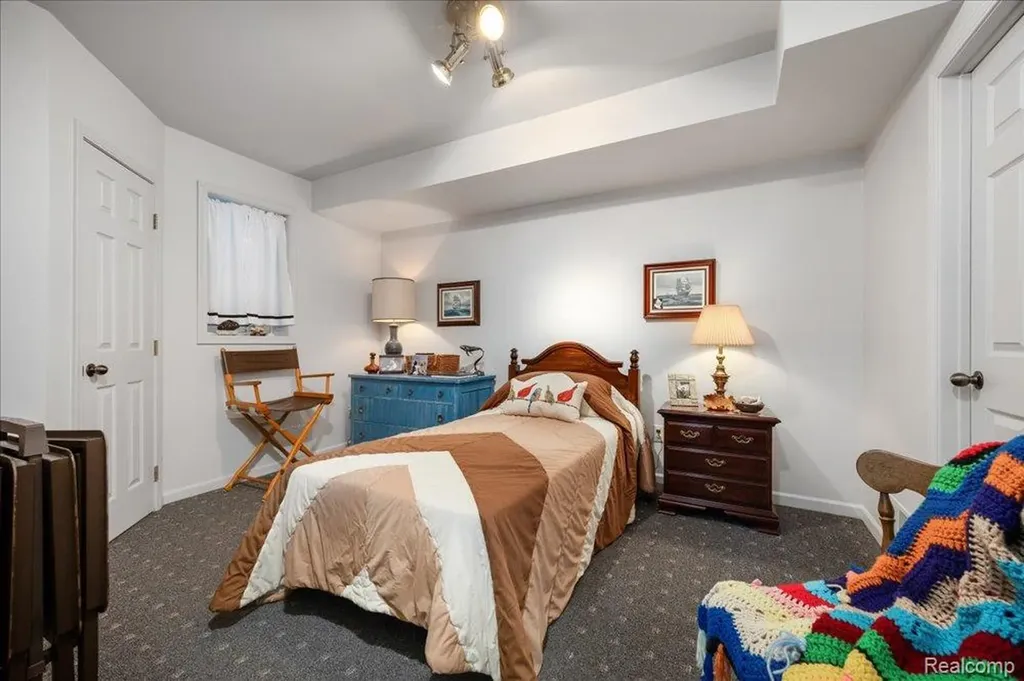 39256 Heatherbrook Drive Farmington Hills City MI 48331