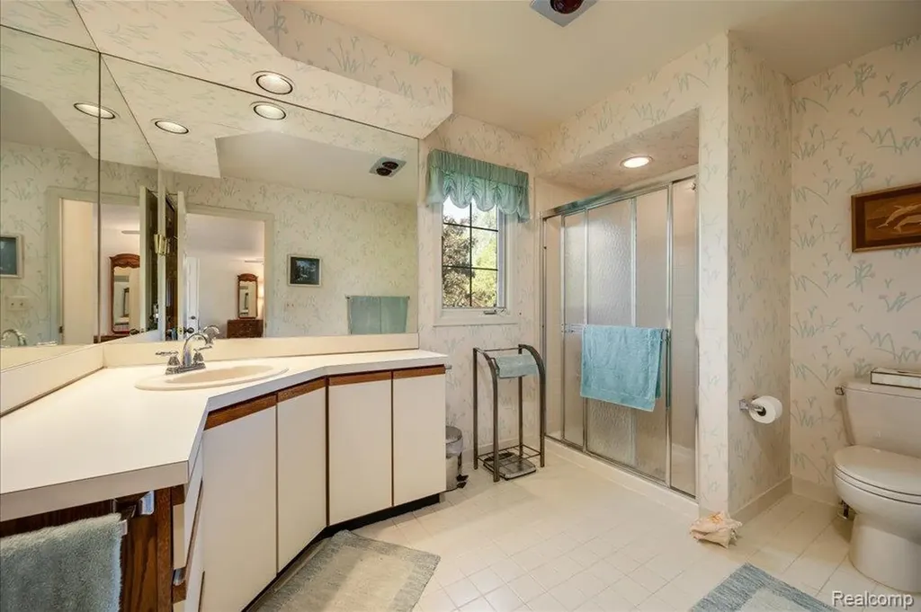 39256 Heatherbrook Drive Farmington Hills City MI 48331