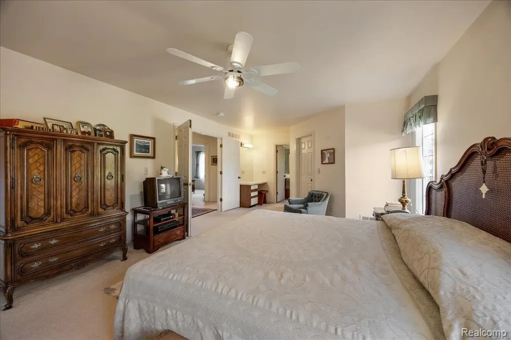 39256 Heatherbrook Drive Farmington Hills City MI 48331
