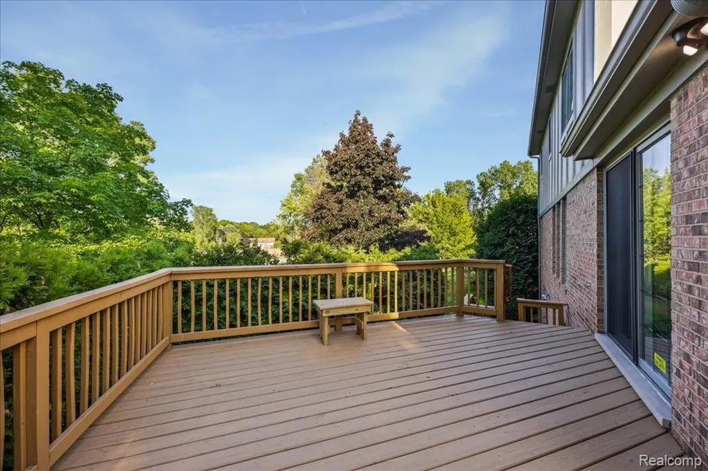 39256 Heatherbrook Drive Farmington Hills City MI 48331
