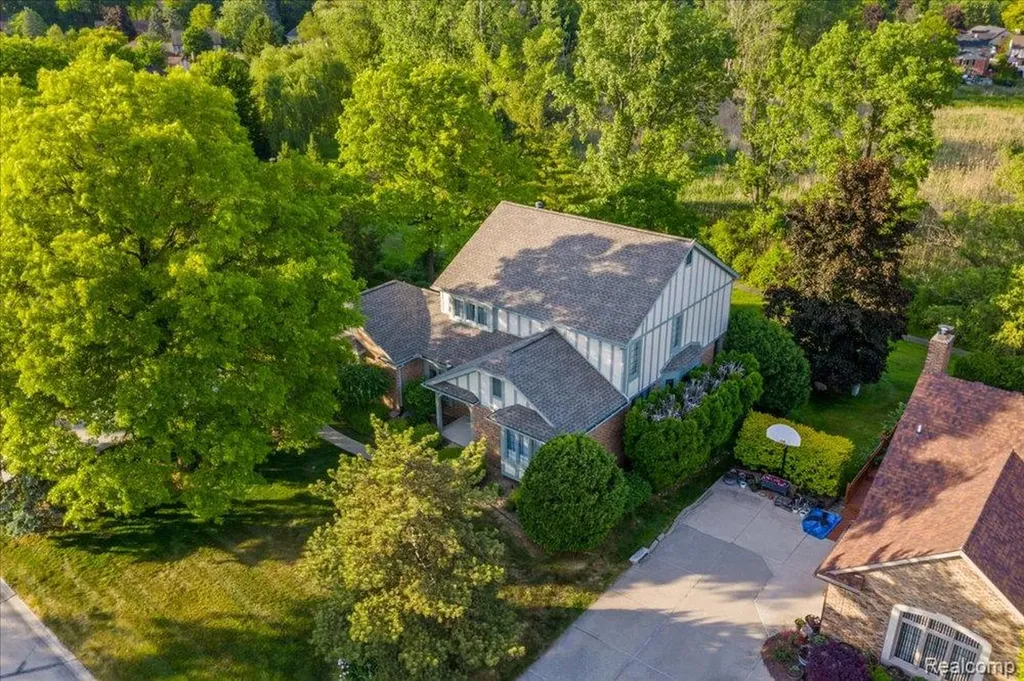 39256 Heatherbrook Drive Farmington Hills City MI 48331