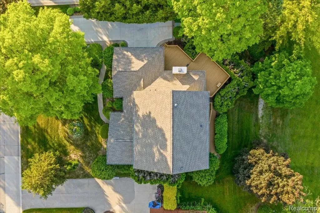 39256 Heatherbrook Drive Farmington Hills City MI 48331