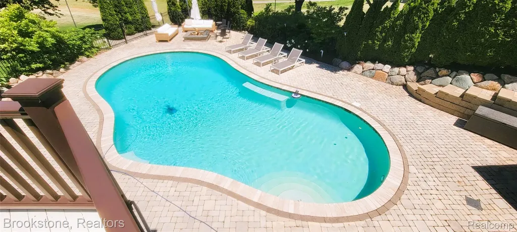 1270 Gleneagles Highland Charter Township MI 48357