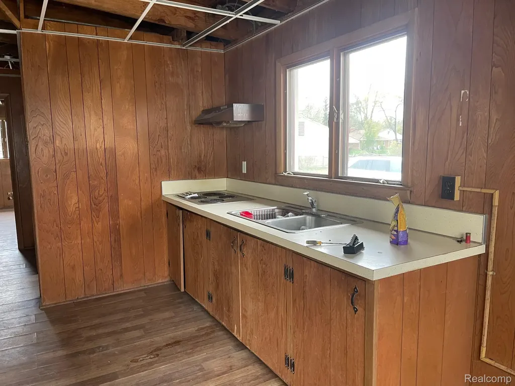 8261 Fenton Road Grand Blanc Charter Township MI 48439