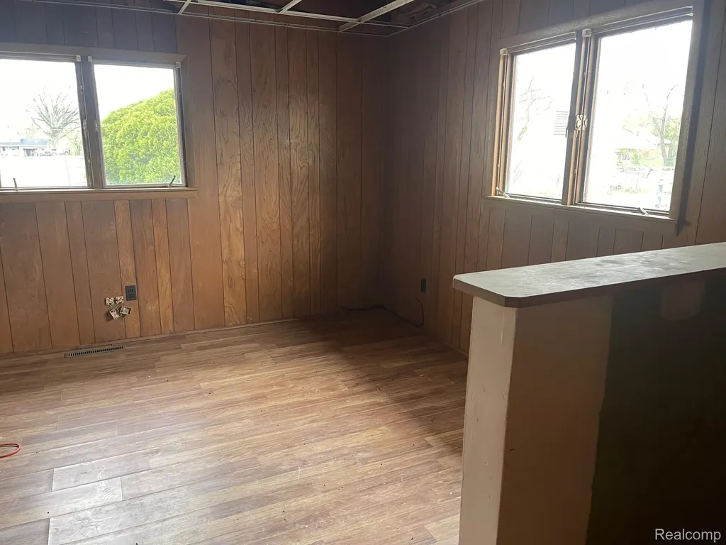 8261 Fenton Road Grand Blanc Charter Township MI 48439