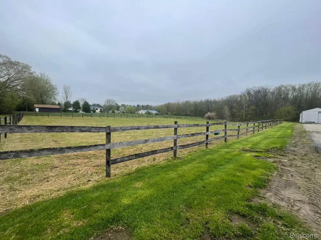 8261 Fenton Road Grand Blanc Charter Township MI 48439