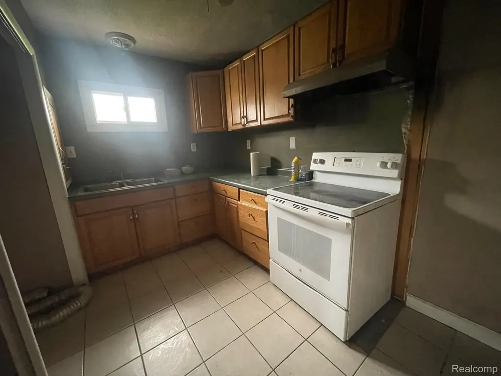 8261 Fenton Road Grand Blanc Charter Township MI 48439