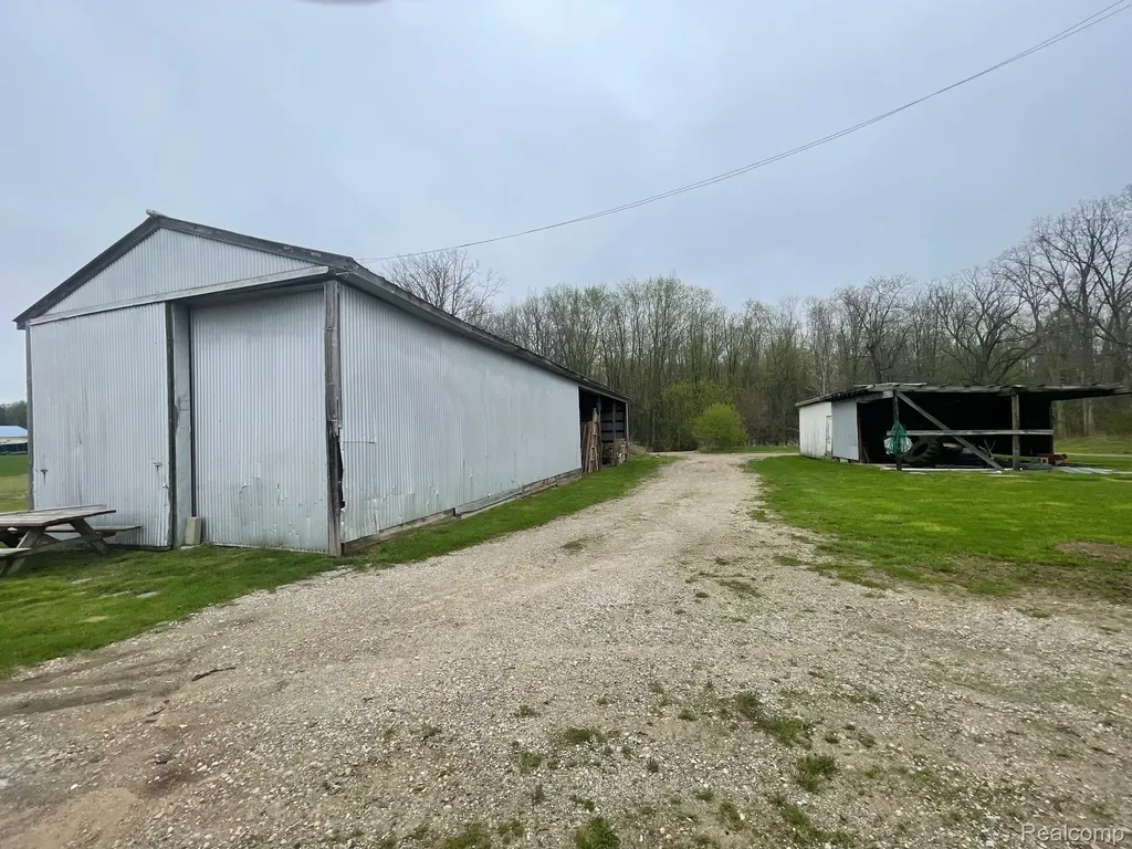 8261 Fenton Road Grand Blanc Charter Township MI 48439