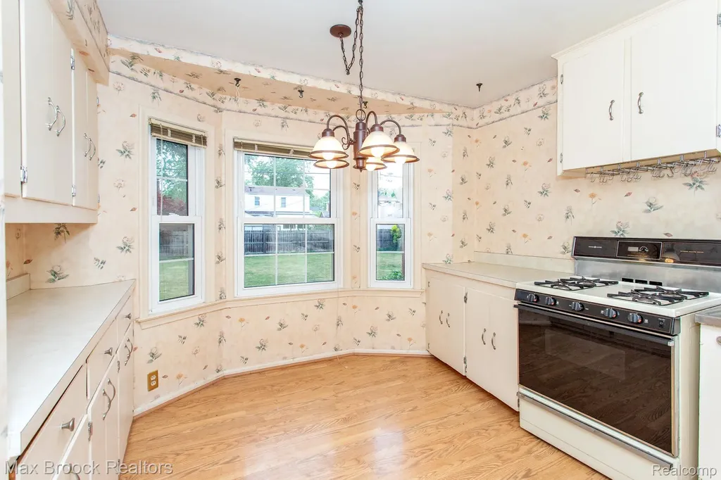 1852 Edgewood Boulevard Berkley City MI 48072