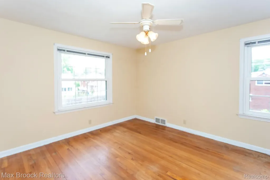 1852 Edgewood Boulevard Berkley City MI 48072