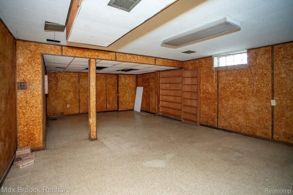 1852 Edgewood Boulevard Berkley City MI 48072
