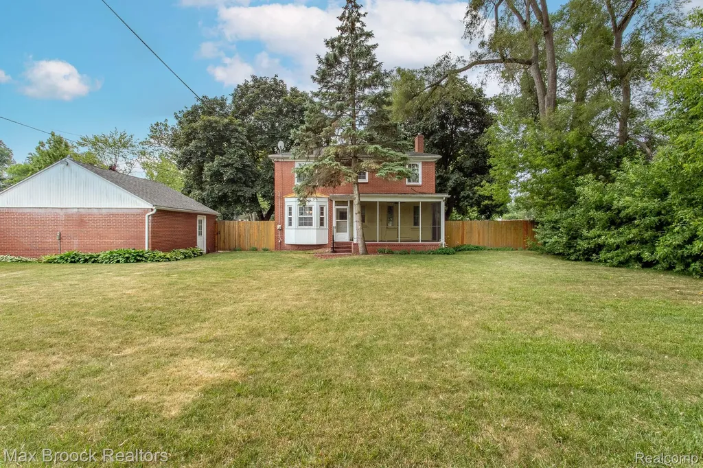 1852 Edgewood Boulevard Berkley City MI 48072