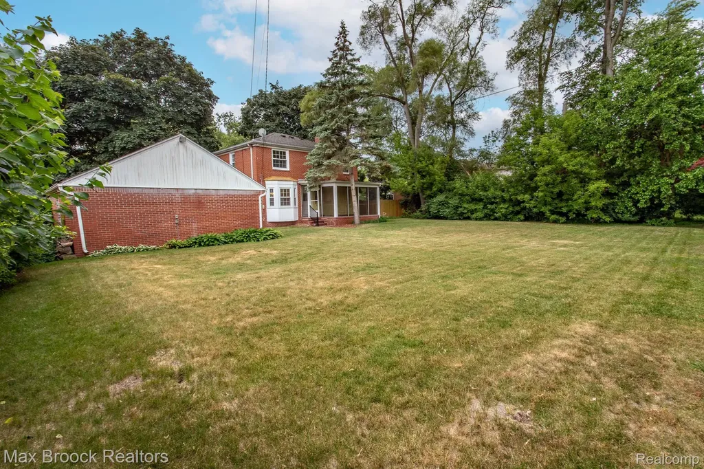 1852 Edgewood Boulevard Berkley City MI 48072