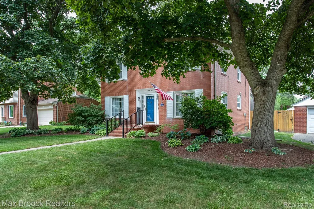 1852 Edgewood Boulevard Berkley City MI 48072