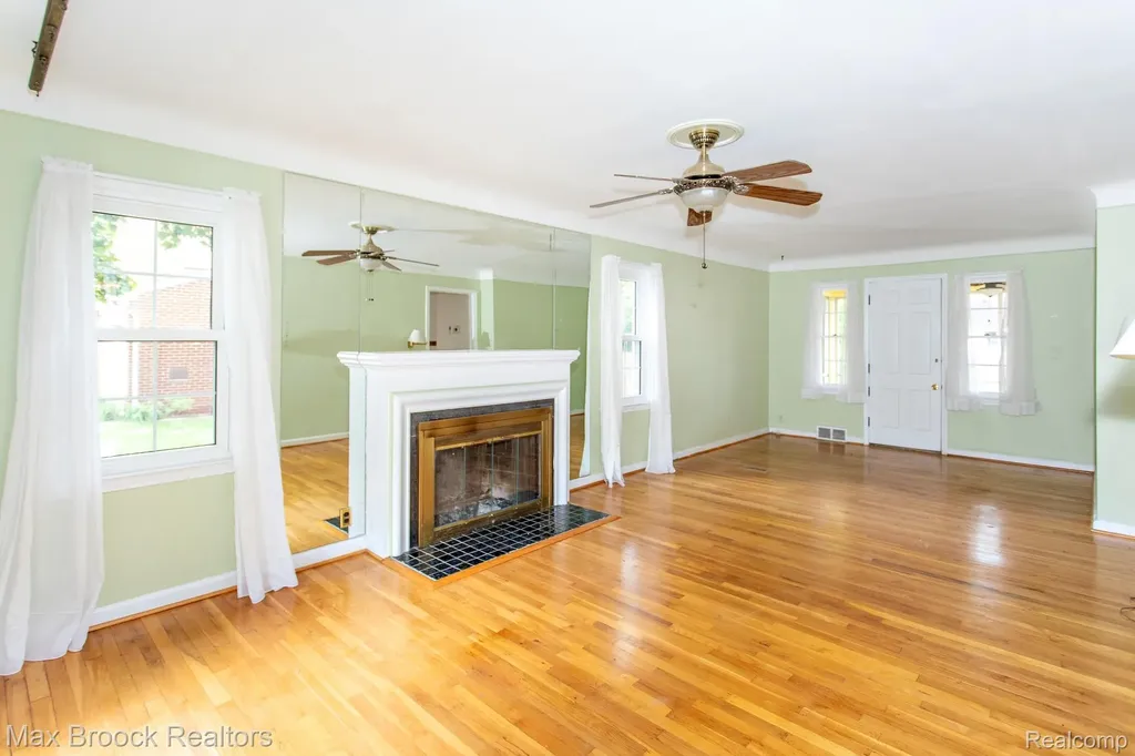 1852 Edgewood Boulevard Berkley City MI 48072