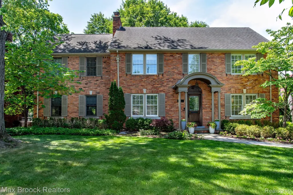 26255 Pembroke Road Huntington Woods City MI 48070