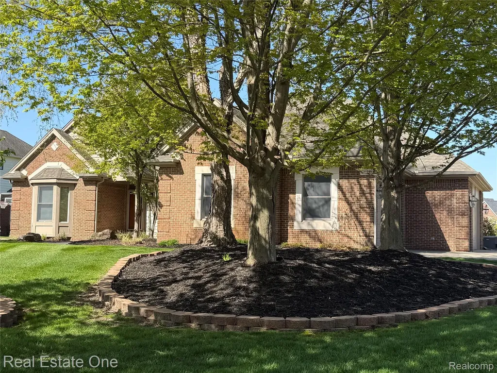 2616 Pebble Beach Drive Oakland Charter Township MI 48363