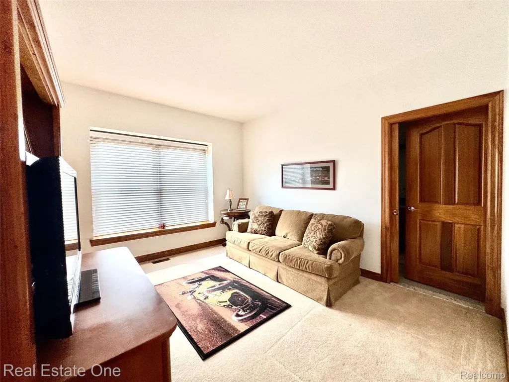 2616 Pebble Beach Drive Oakland Charter Township MI 48363